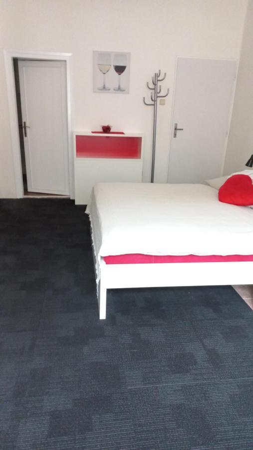 Apartmany Карлштейн Екстер'єр фото