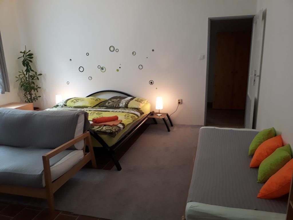 Apartmany Карлштейн Екстер'єр фото
