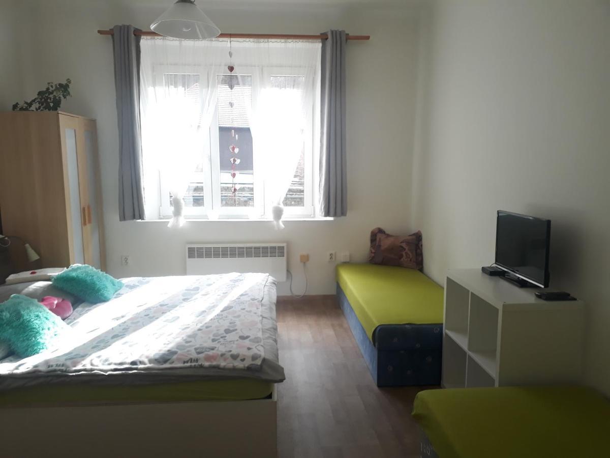 Apartmany Карлштейн Екстер'єр фото
