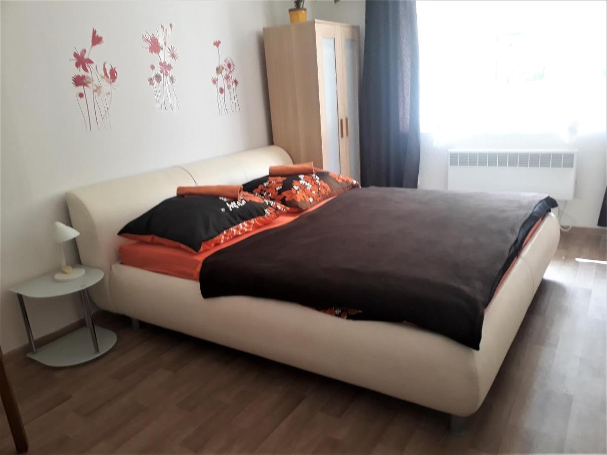 Apartmany Карлштейн Екстер'єр фото