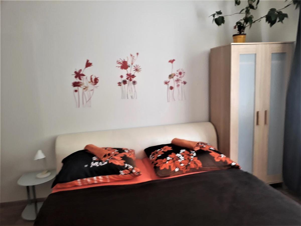Apartmany Карлштейн Екстер'єр фото
