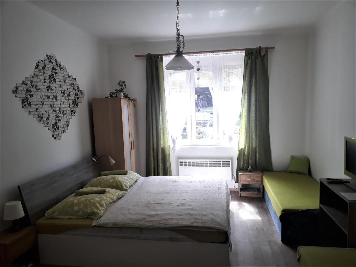 Apartmany Карлштейн Екстер'єр фото